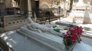 Cementerio de San José en Granada, un impresionante camposanto histórico ideal para el turismo oscuro.